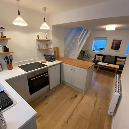Cheerful One Bedroom In Mousehole. Mousehole